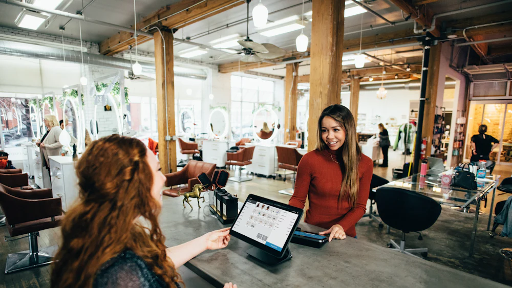 Expertise comptable : échange entre deux collaboratrices