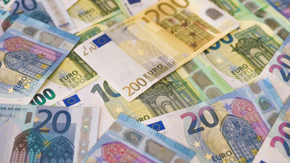 Franchise en base de TVA : billets de 50 et 20 euros